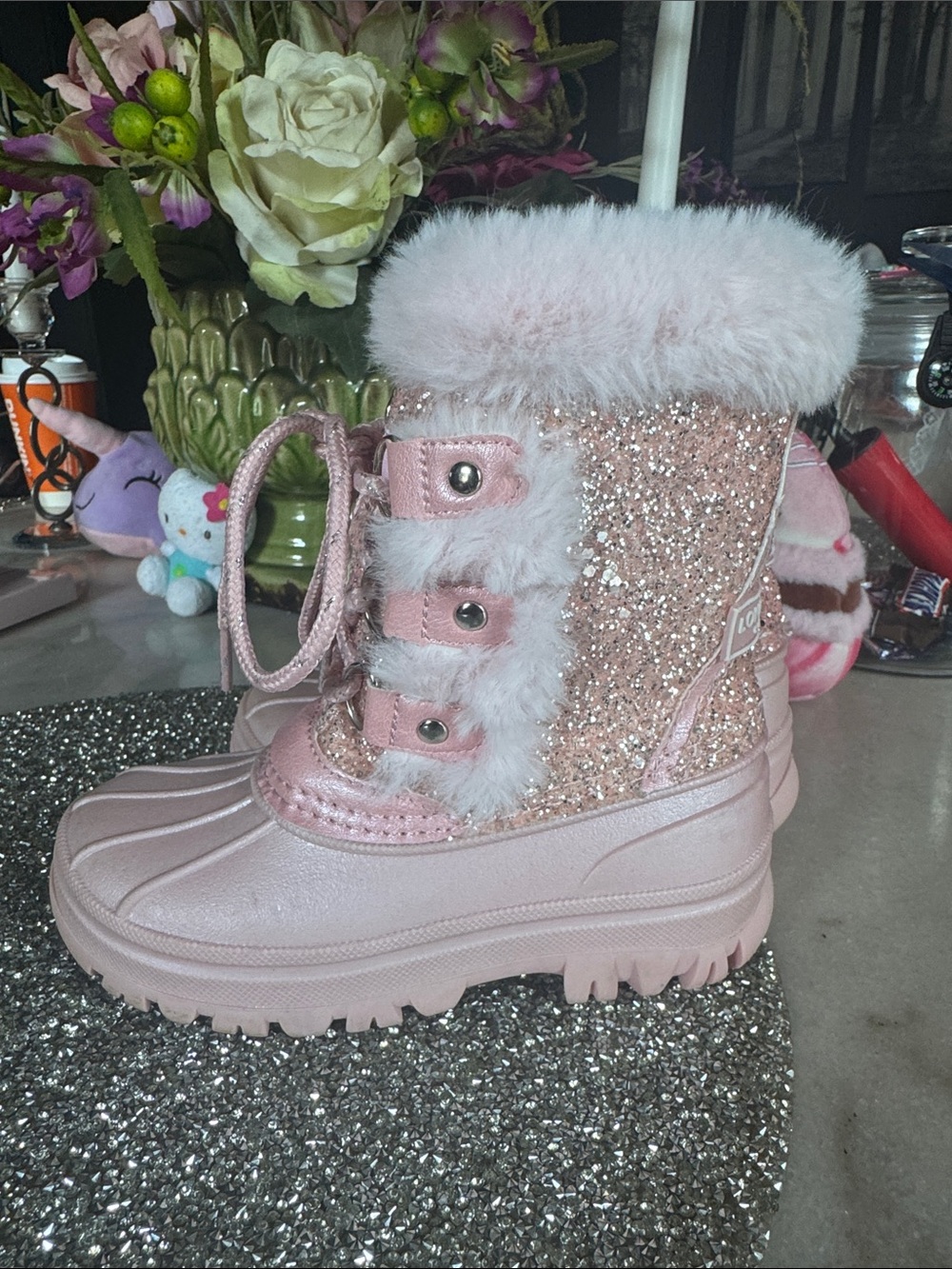 Pink Glitter Faux-Fur Winter Boots
Girls
10 - Picture 5 of 8